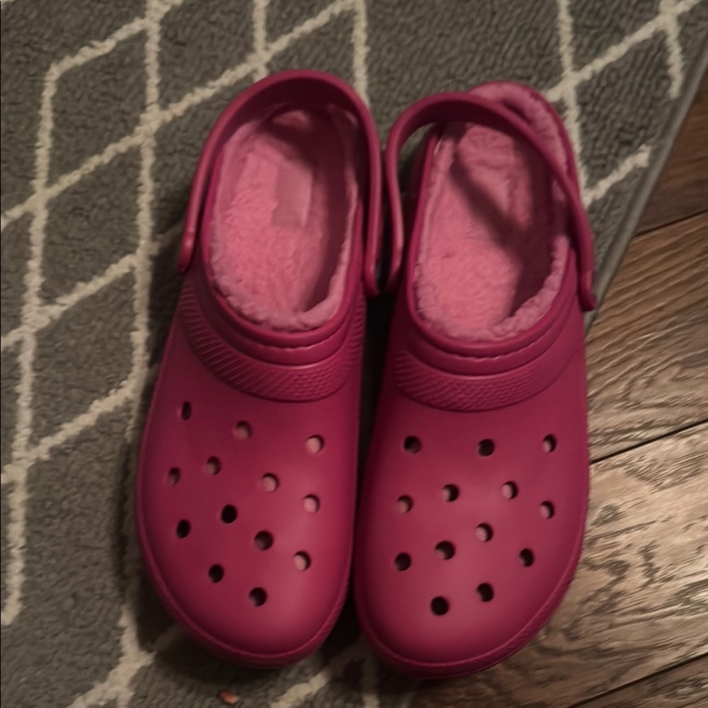 CROCS Berry Fuzzy Lined Clogs